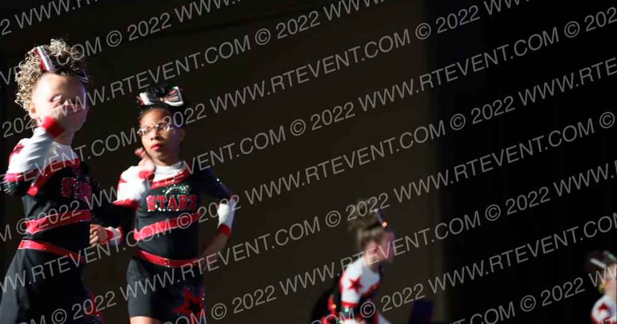 Laurel Youth Cheer Starz Galactic Youth Rec Performance · CDE OC Christmas Open