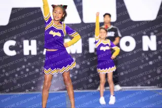 SYFL LYNWOOD JR KNIGHTS CHEER