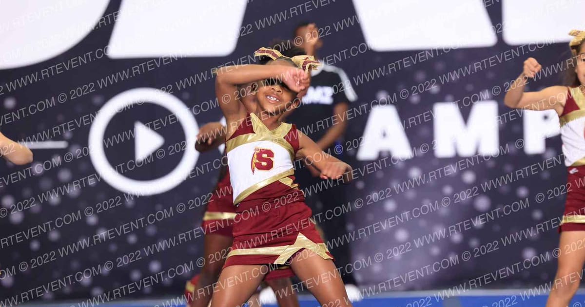 APPLE VALLEY SEMINOLES · Holiday Showcase