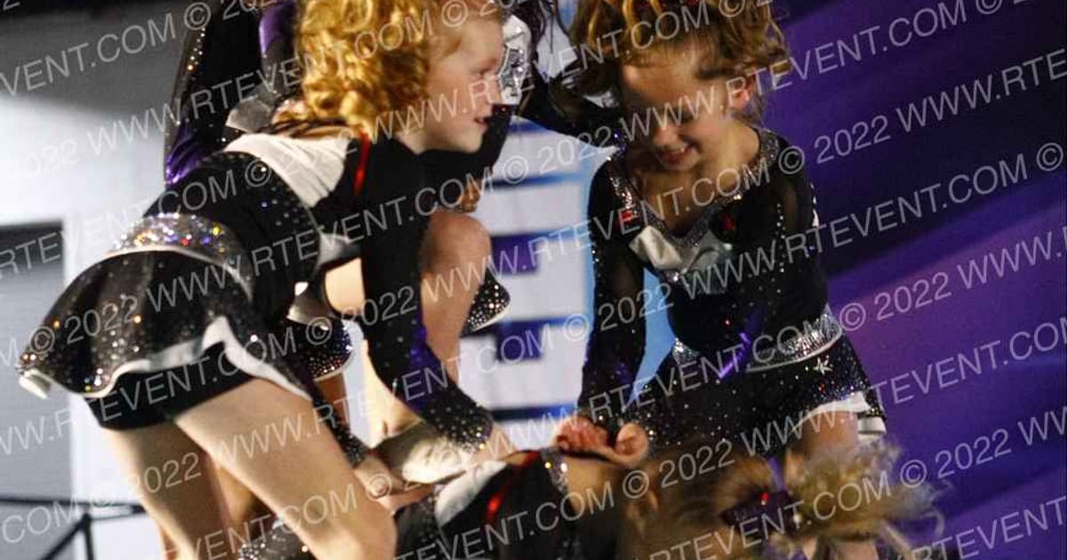 Lunar Viper Allstars Little Fangs · Cheersport Oaks Classic