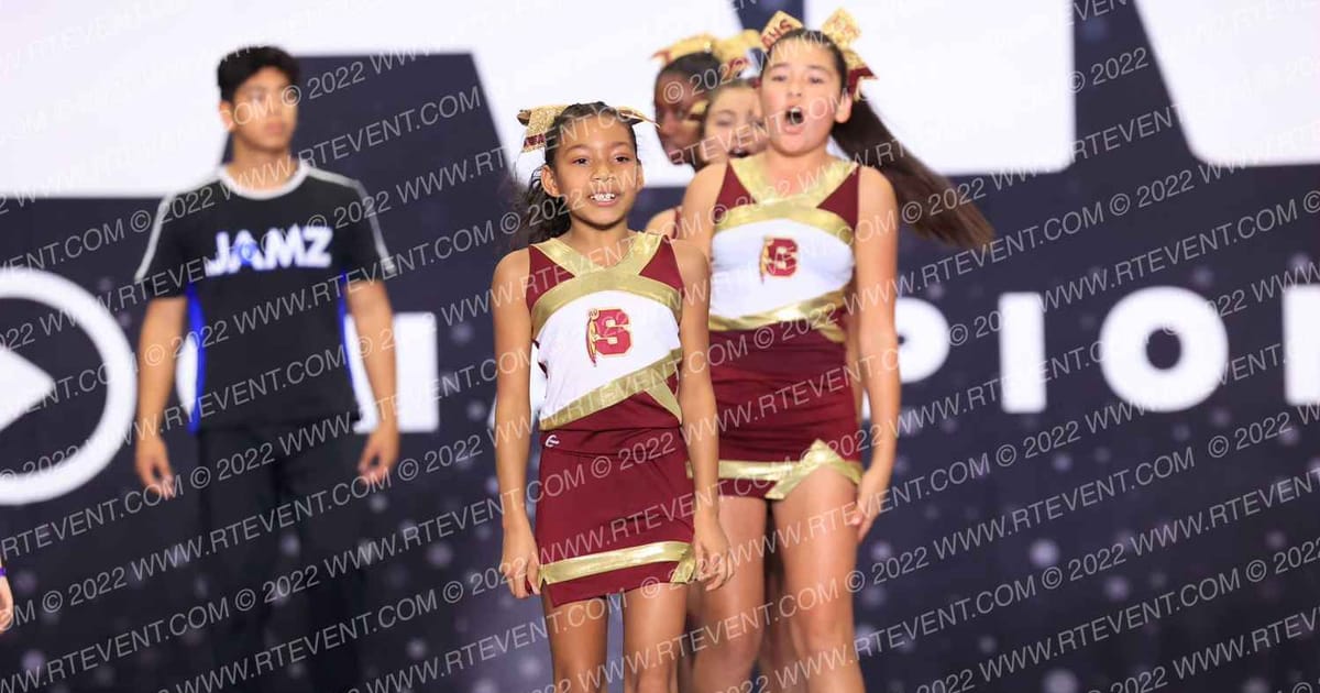 APPLE VALLEY SEMINOLES SOPHMORES · Holiday Showcase