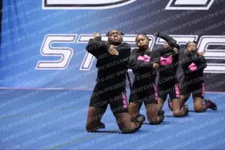 LA CHEER EXTREMA COVER GIRLS