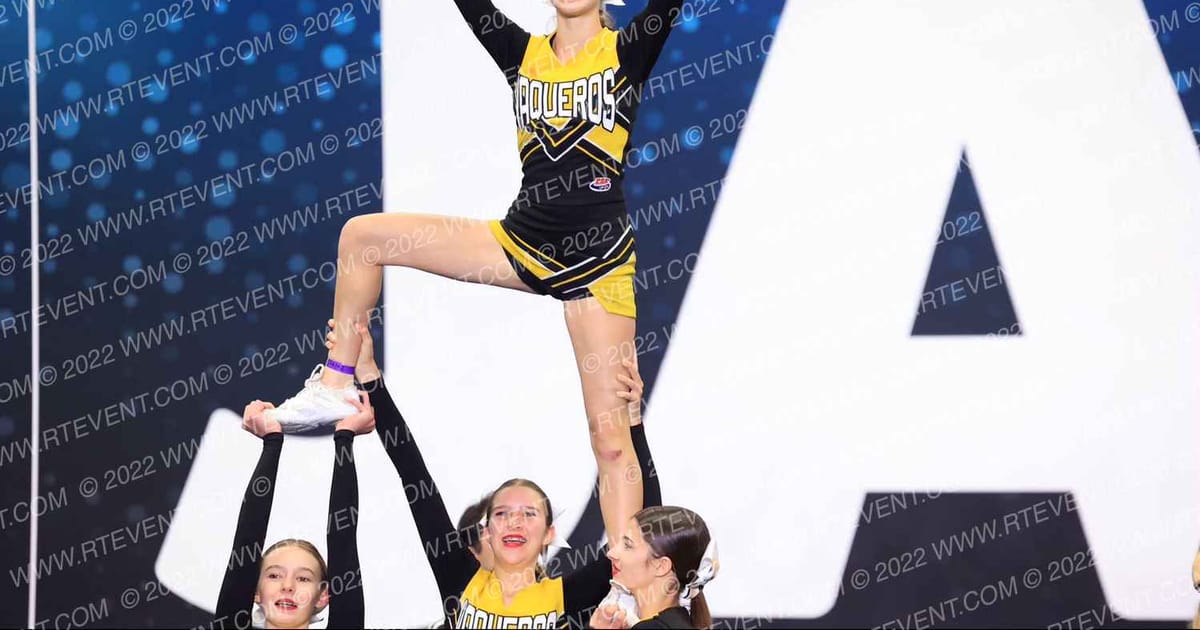 LAKESIDE LADY VAQUEROS JV CHEER · Holiday Showcase