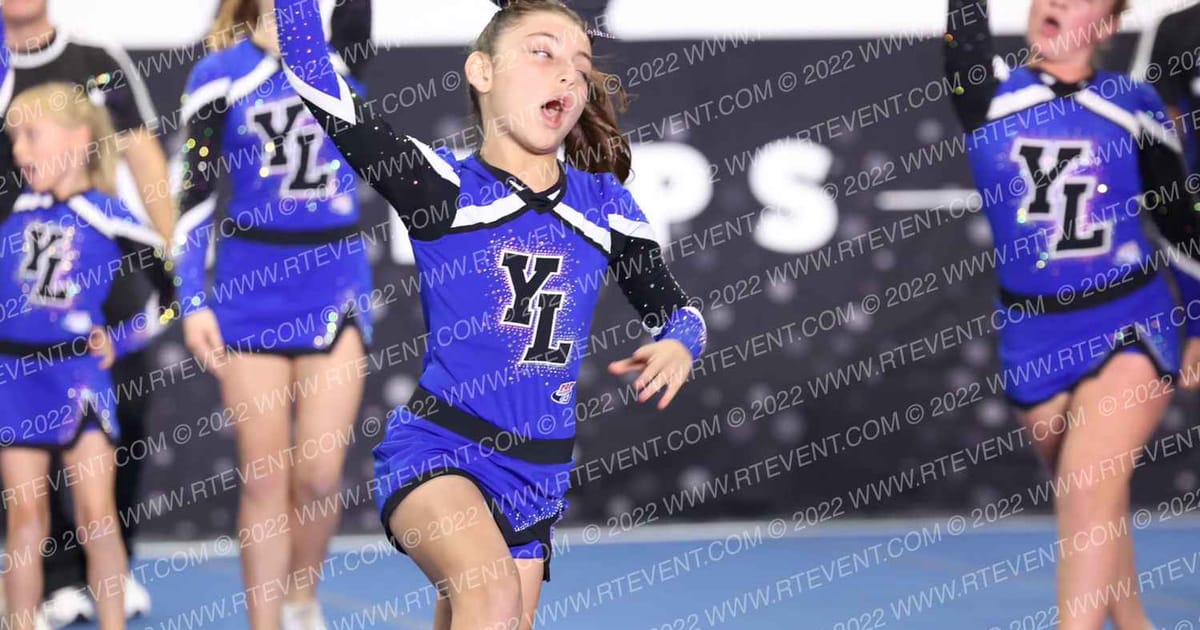 YLPW PEE WEE · Holiday Showcase