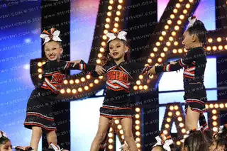 LINCOLN TIGERS CHEER