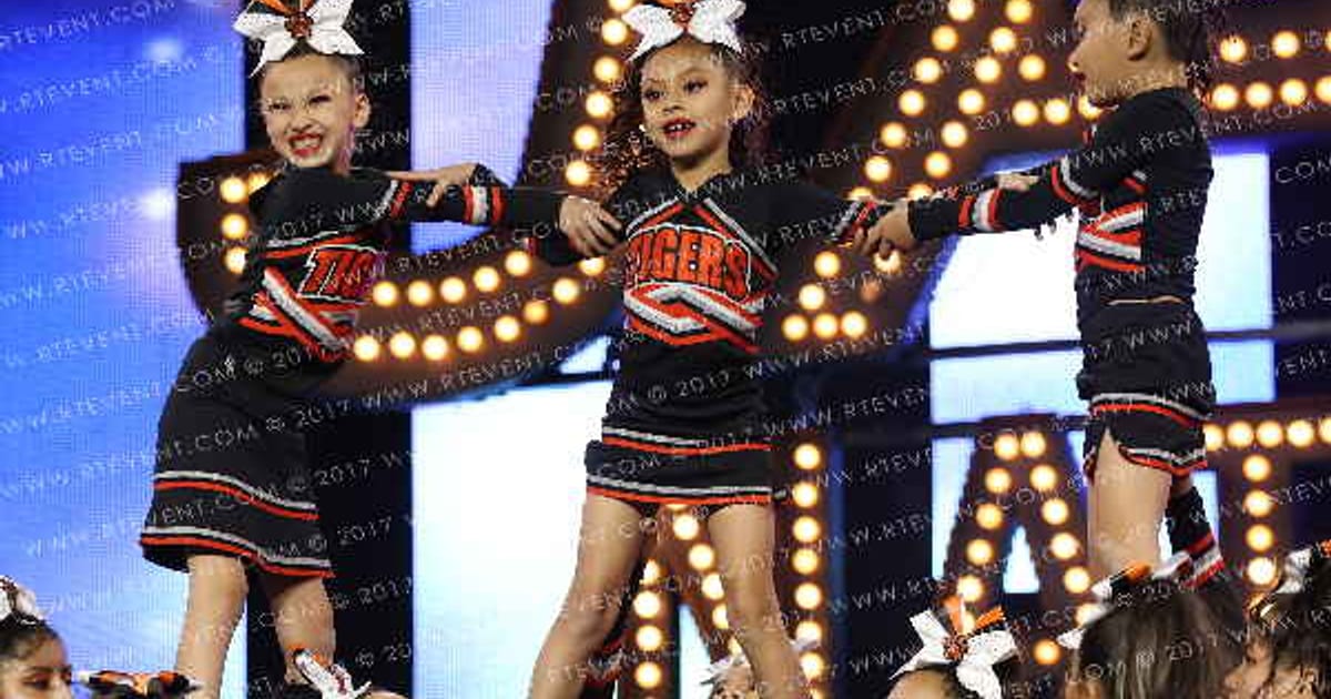 LINCOLN TIGERS CHEER · YOUTH NATIONALS