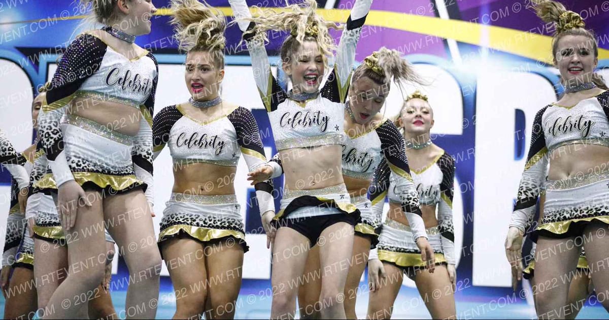 Celebrity Cheer GOLD3N GIRLS · Cheersport Oaks Classic
