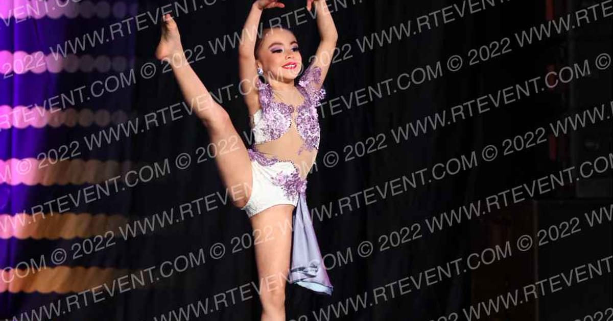 DanzForce Academy Deleyza Gonzalez · Encore Groove