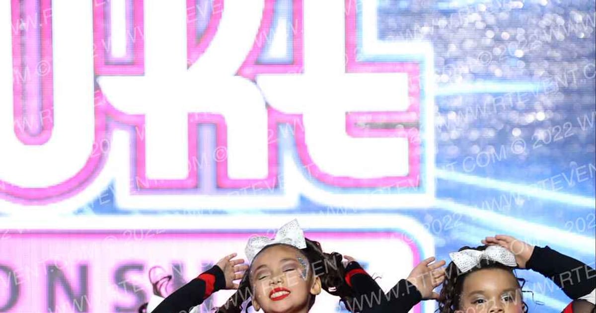 Valley Cheer Elite cranberries · Encore Grand Nationals