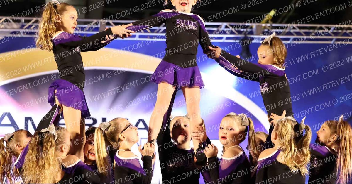 Studio All-Stars MINI SUPERSTARS · Cheer Power Holiday Showdown