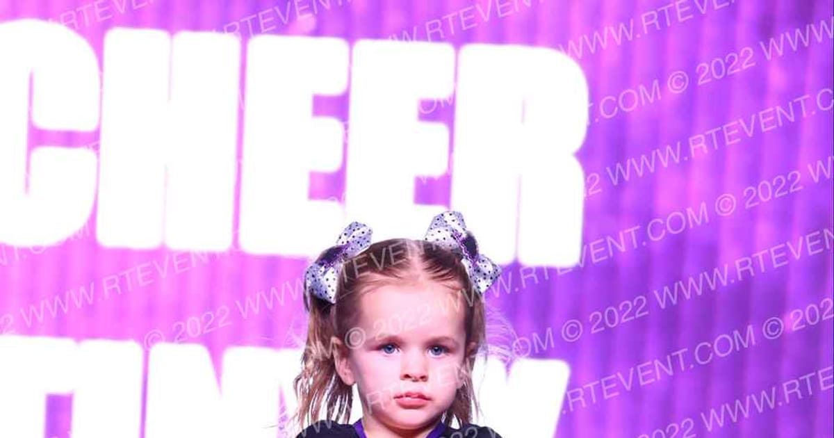 Divine Athletics Cheer Tiny X · Holiday Spectacular