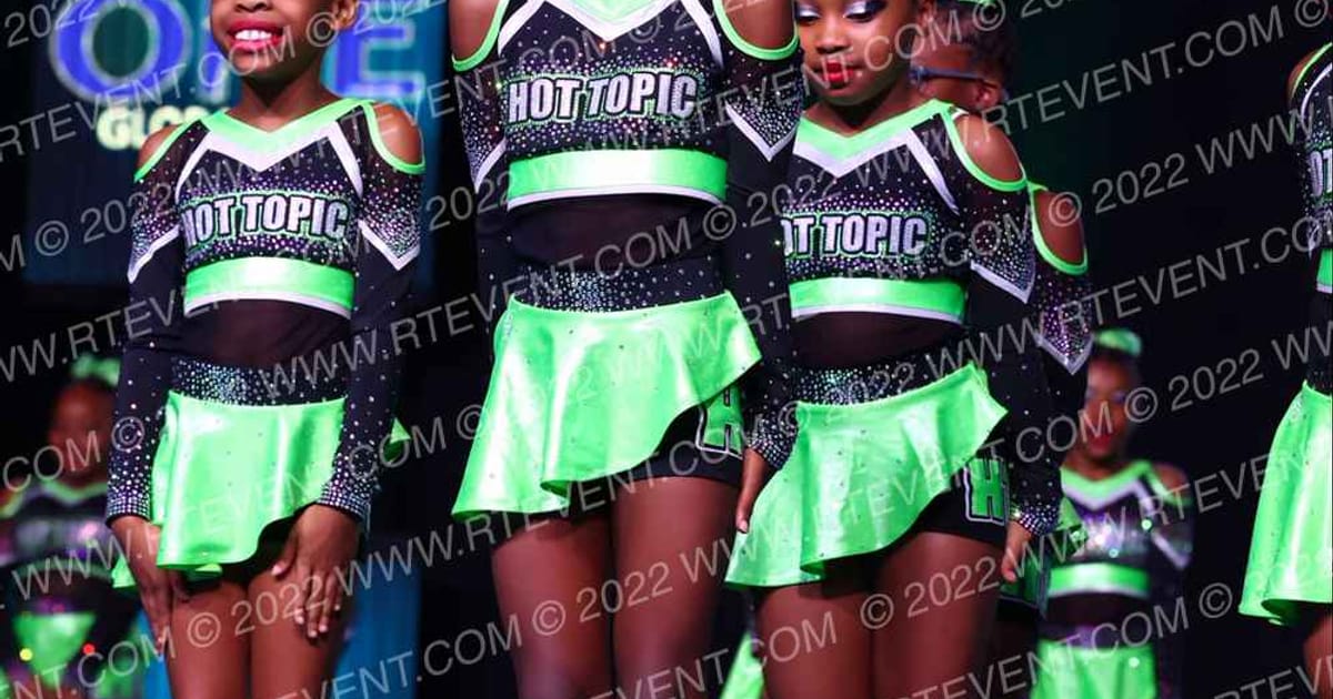 Hot Topic Sweet Divas · Holiday Spectacular