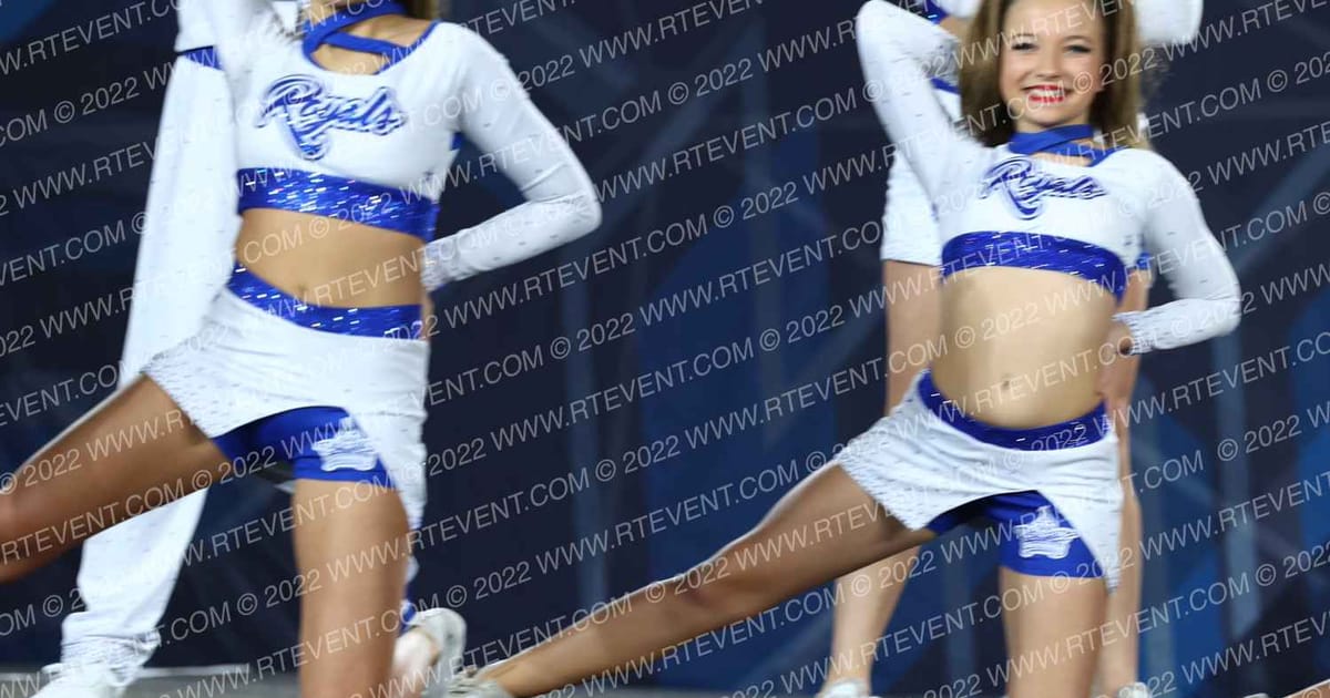 Alpha Extreme Cheer Monarchs · The Cheer Tour Pigeon Forge