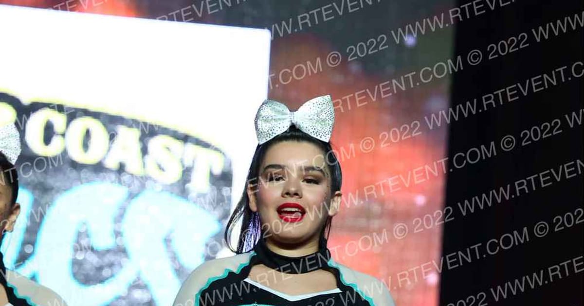 Cheer Coast Tropics Poison Ivy · Encore Grand Nationals