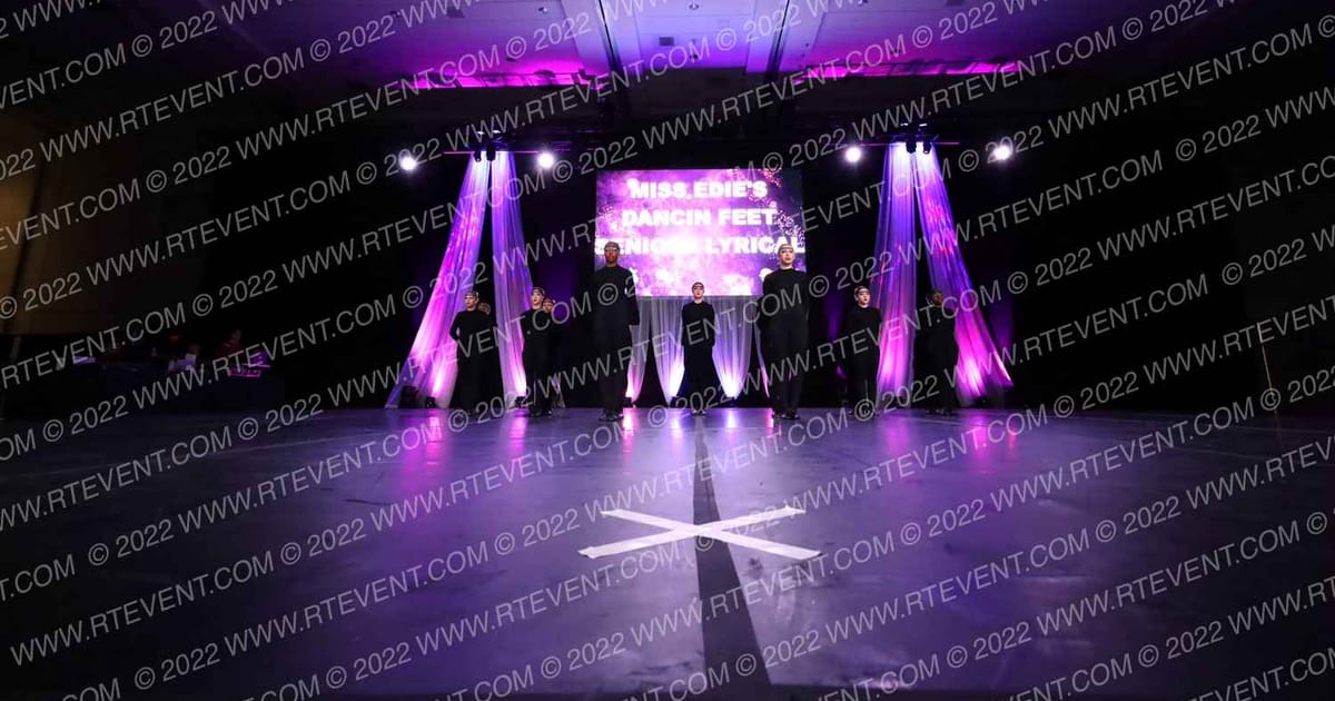 Miss Edie's Dancin Feet Seniors Lyrical · Holiday Spectacular