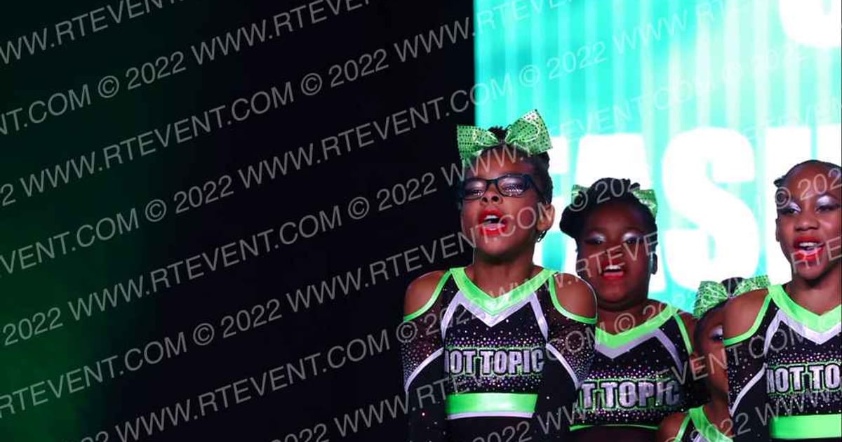 Hot Topic Sweet Fashionistas · Holiday Spectacular