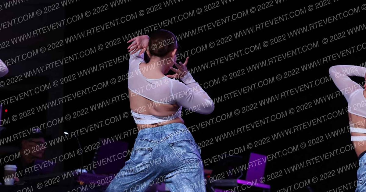 Miss Edie's Dancin Feet Seniors Hip Hop · Holiday Spectacular