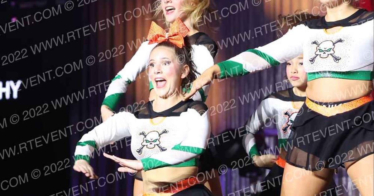 Iowa Elite Cheer of MN ANARCHY · The American Grand Nationals