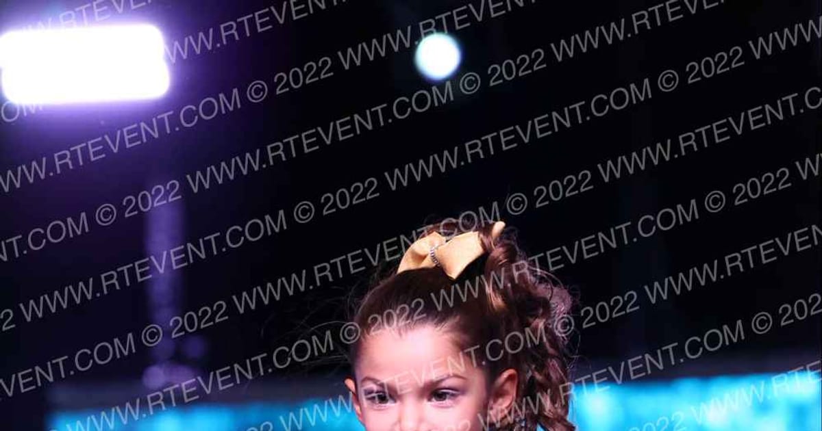 Cheer Extreme DMV Golden Girls · Holiday Spectacular