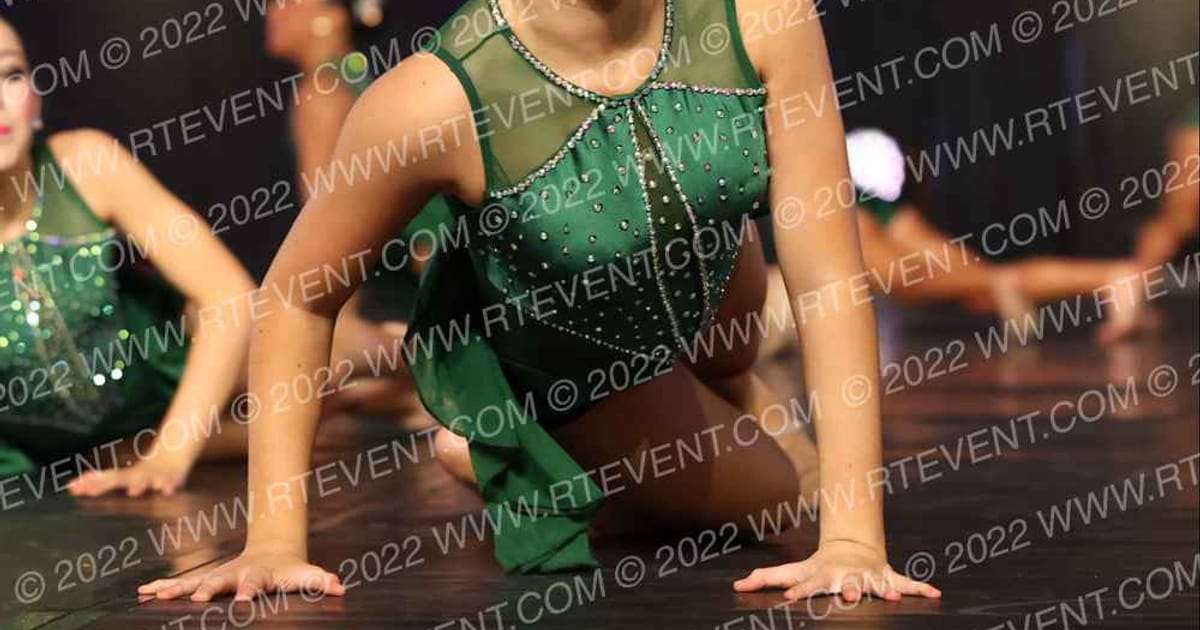 Star Steppers Dance Youth Large Lyrical · Encore Groove