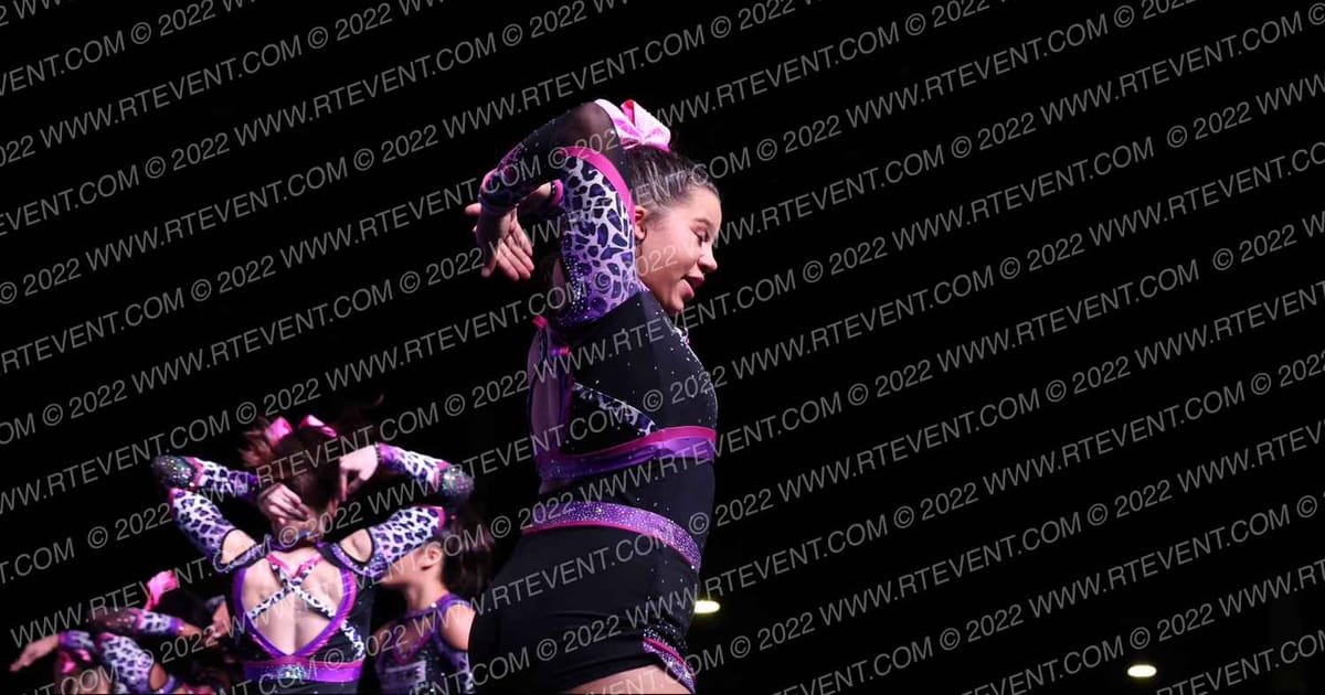 Extreme Spirit Allstarz Wick3d Cats · Holiday Spectacular