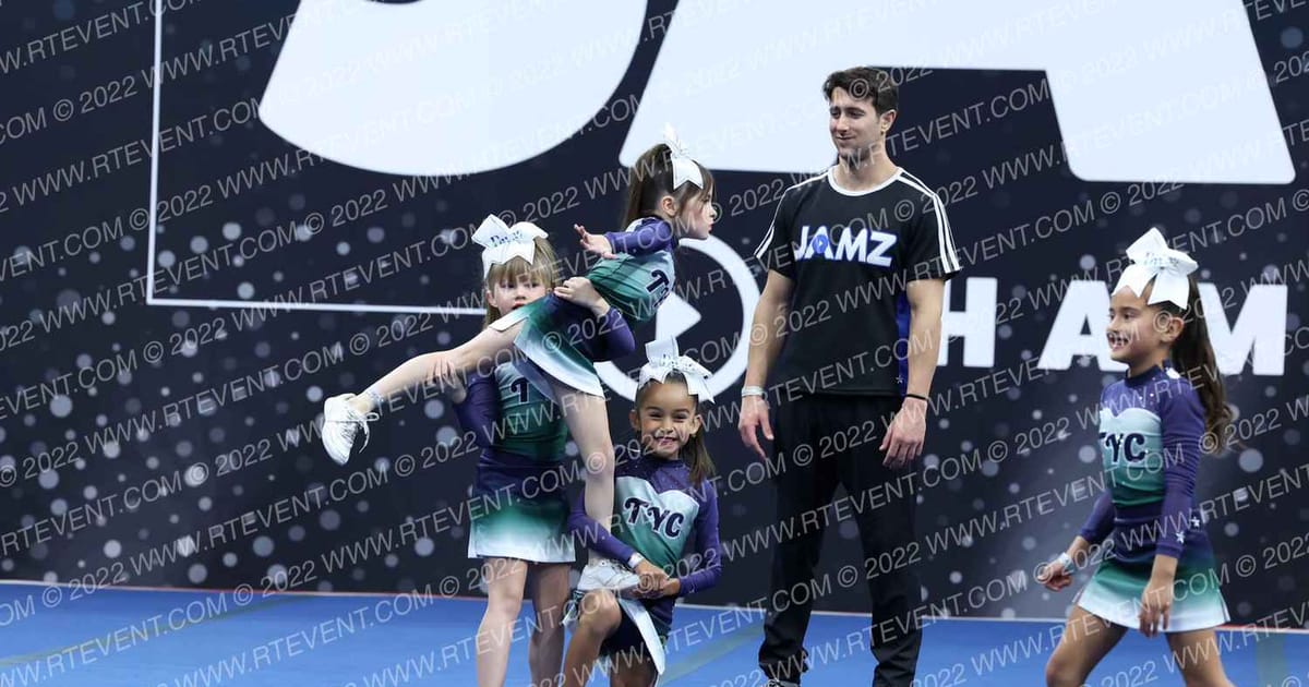 TYC MINI DIVAS · Adrenaline