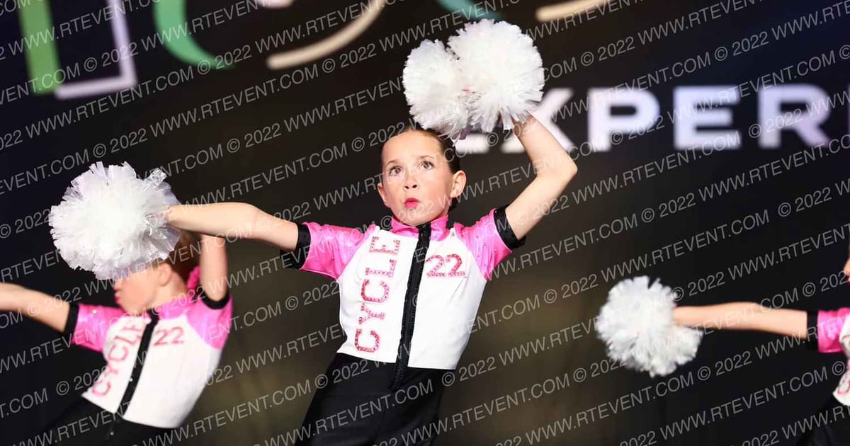 Studio 22 Mini All Star Pom · Encore Groove