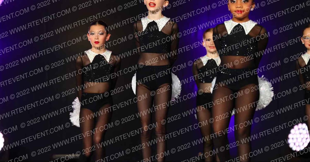 Dance Dynamics Mini Premier Prep Pom · Encore Groove