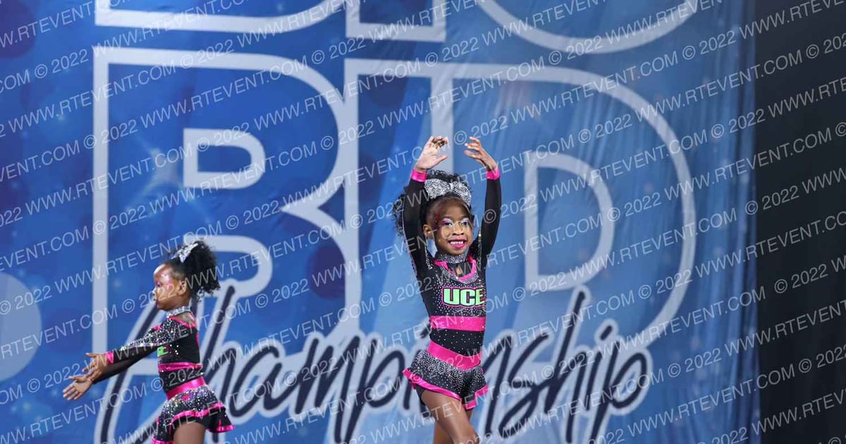 Universal Cheer Experience Flames · Big Bid Championship