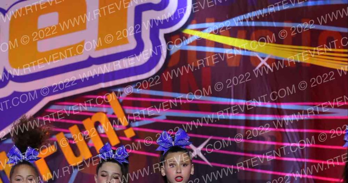 East Celebrity Elite Fireflies · Spirit Cheer Super Nationals DIDII