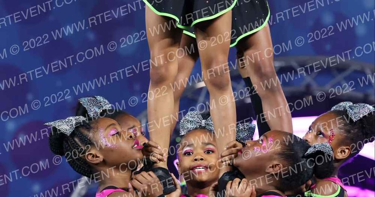 Universal Cheer Experience Sparks · Big Bid Championship