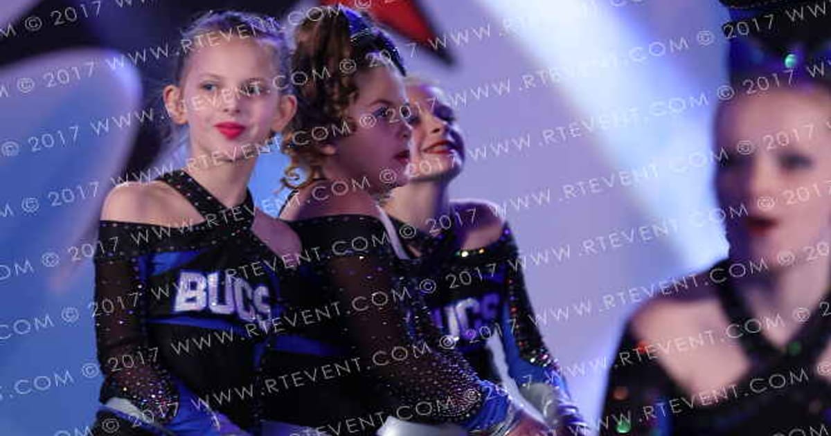 Bucs Cheer Topaz · Extreme Winter Open