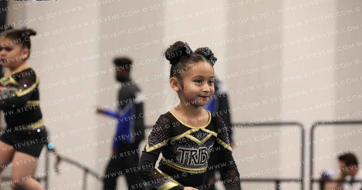 LITTLE TOMAHAWKS · Holiday Showcase