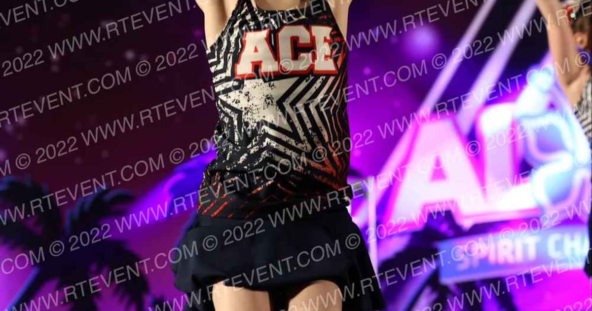 American Cheer Extreme Liberty Ladies · Aloha Portland Showdown