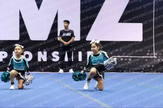 TAHOE ELITE CHEER TEAM MINI SNOWBUNNIES