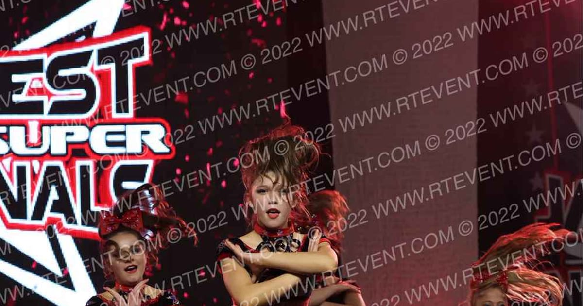 Famous Superstars GOSSIP · JAMfest Cheer Super