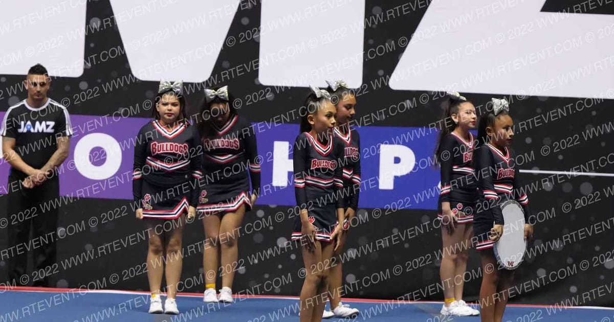 EAST LA BULLDOGS PEEWEES · Palms and Pyramids