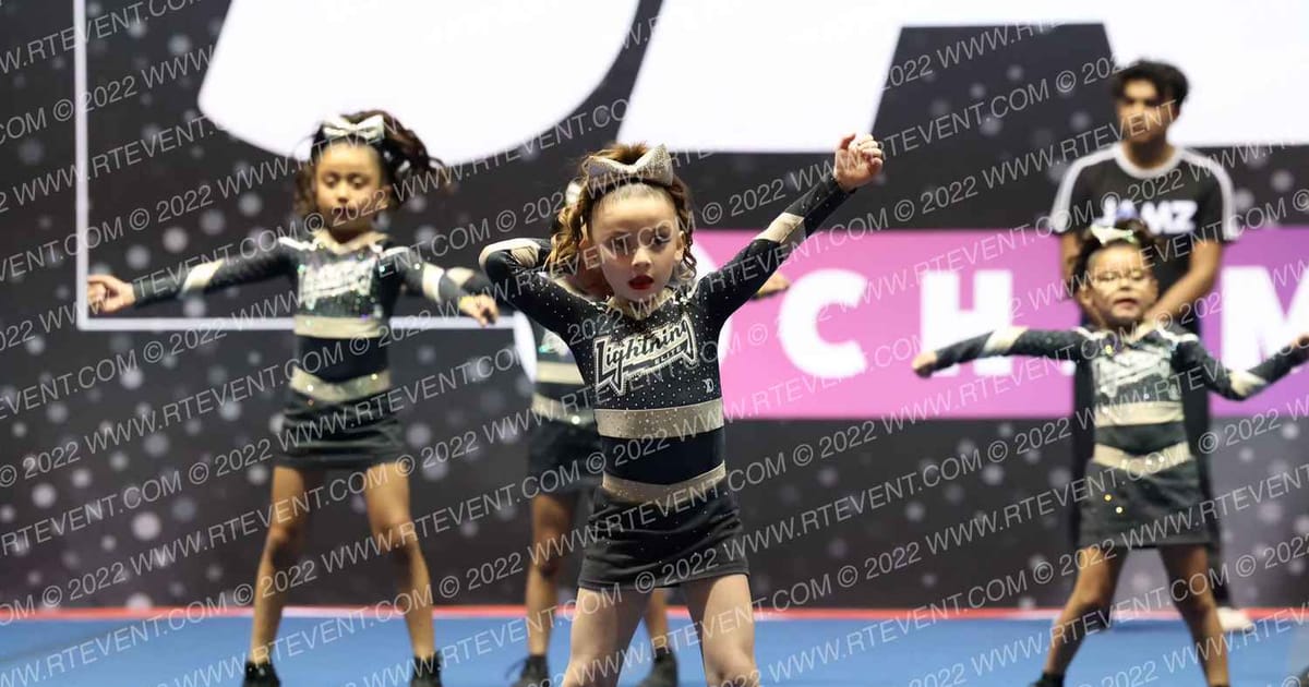 LIGHTNING ELITE MINI MIST · Palms and Pyramids