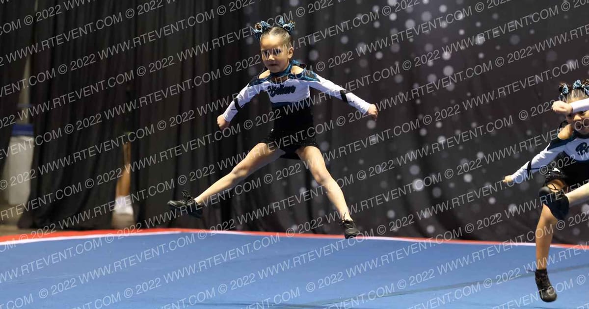 BELIEVE ATHLETICS SHIMMER · Palms and Pyramids