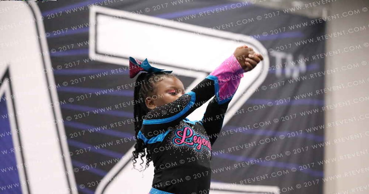 STC LEGENDS DREAM DOLLZ · Holiday Showcase