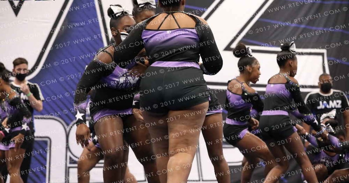 FX CHEER VANITY · Holiday Showcase