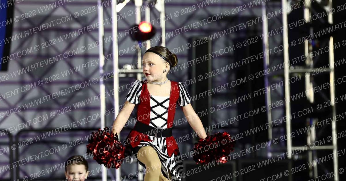 Foursis Dance Academy Foursis Dazzler Tiny Novice-Pom · Dancefest Grand Nationals
