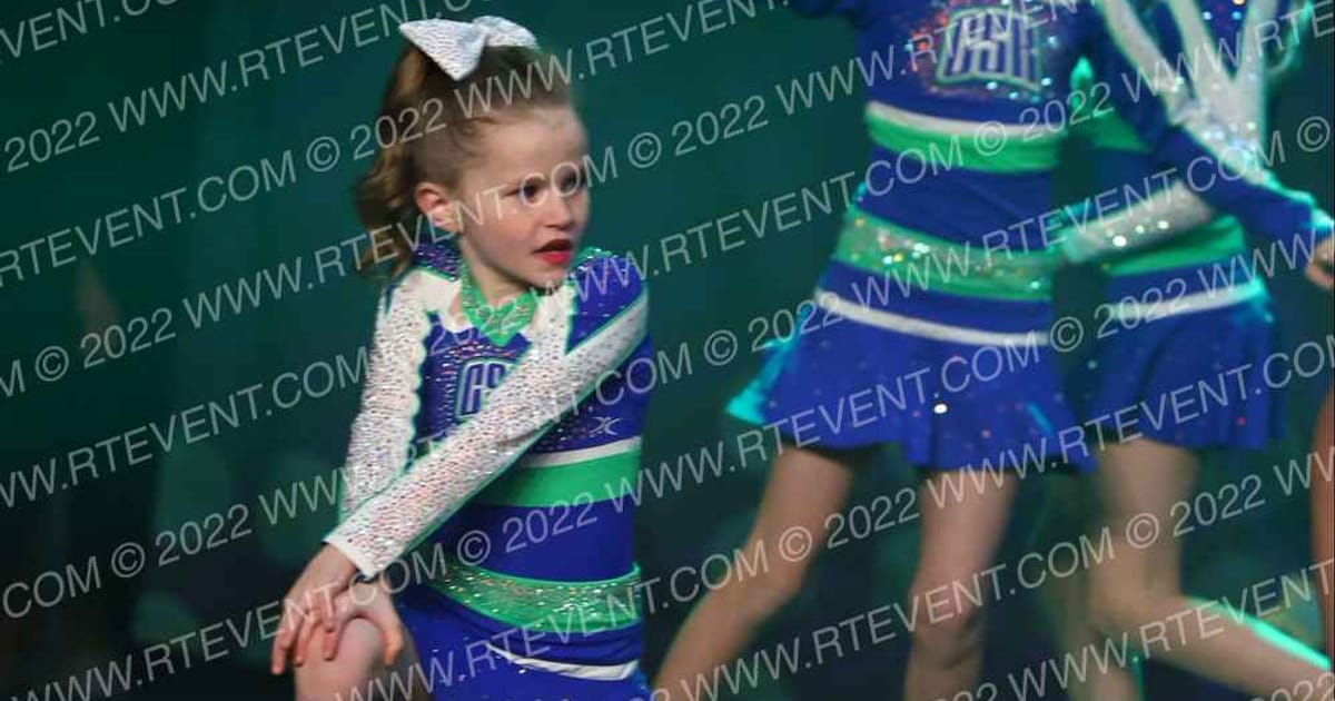Cheer Strike Royals Royal Highness · Feel the Power East