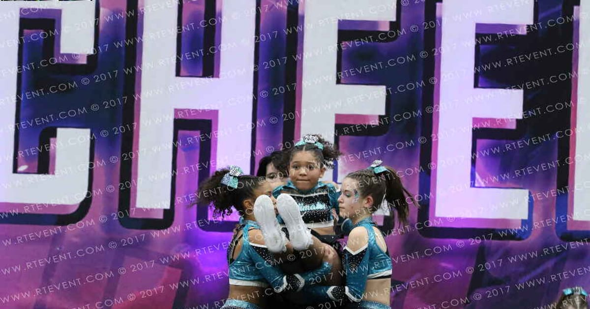 Ultimates cheerleading Legacy · FC Essentials South