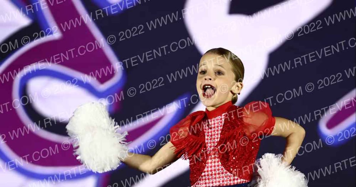 Studio 22 Tiny Prep Pom · Dancefest Grand Nationals