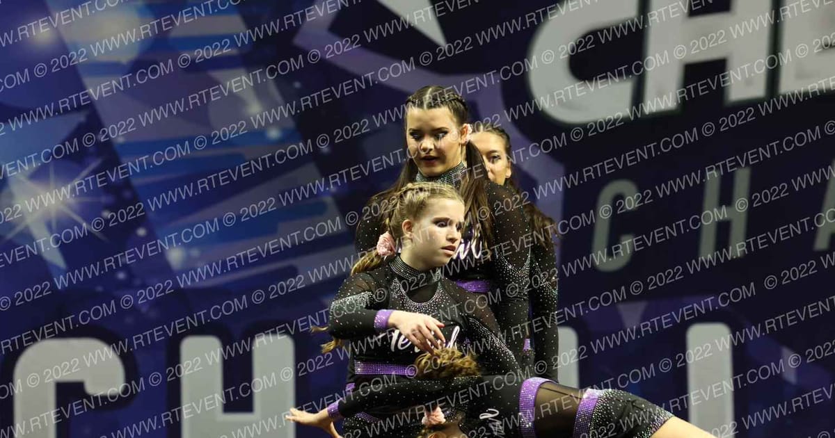 Aerial Elite Lady Smoke · Florida Challenge