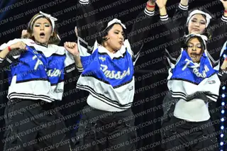 AVENAL YOUTH CHEER SENIORS