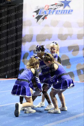 North Caroline Cougars 10U Cheer