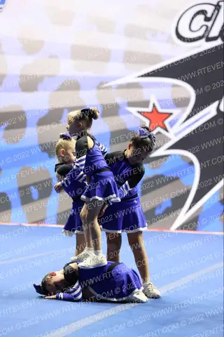 North Caroline Cougars 8U Cheer