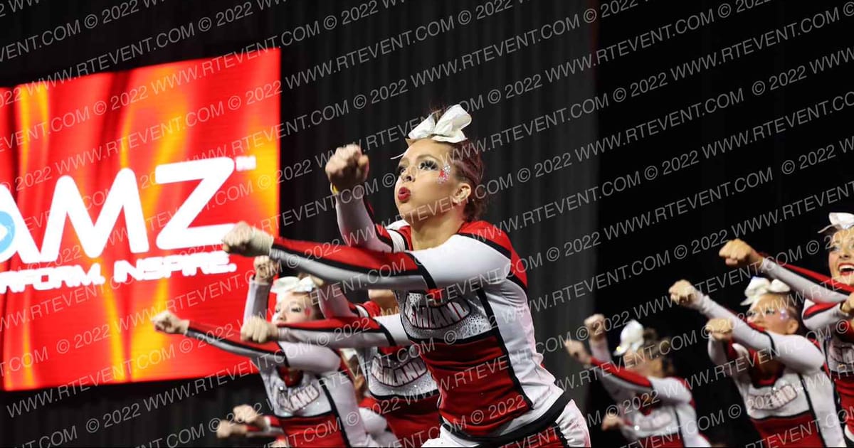 HIGHLAND HIGH SCHOOL Varsity Cheer · Schools Nationals